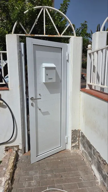 Puertas peatonales — trabajo realizado por FPM Innovations (3)